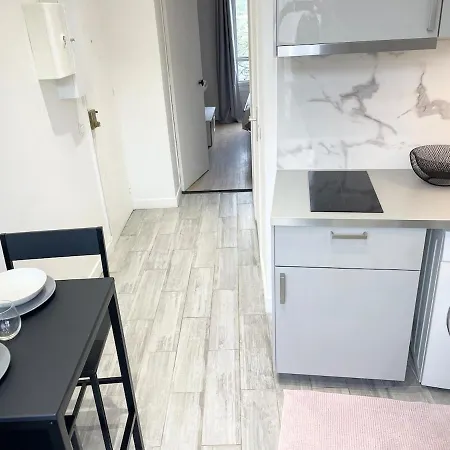 Apartment Lumineux Et Calme - Netflix, Chu Et Metro 14 *
