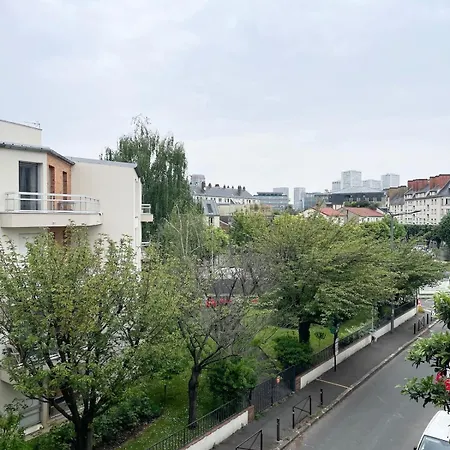 Lumineux Et Calme - Netflix, Chu Et Metro 14 Le Kremlin-Bicetre