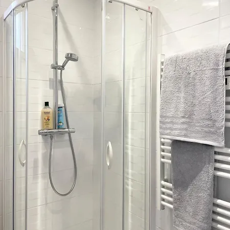 Lumineux Et Calme - Netflix, Chu Et Metro 14 Apartment *